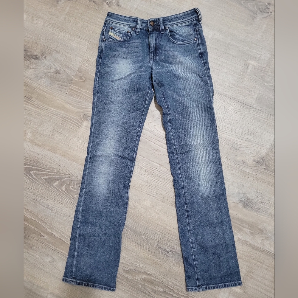 Diesel straight leg mid rise size 26
